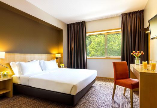 HF Tuela Porto Hotel Overview