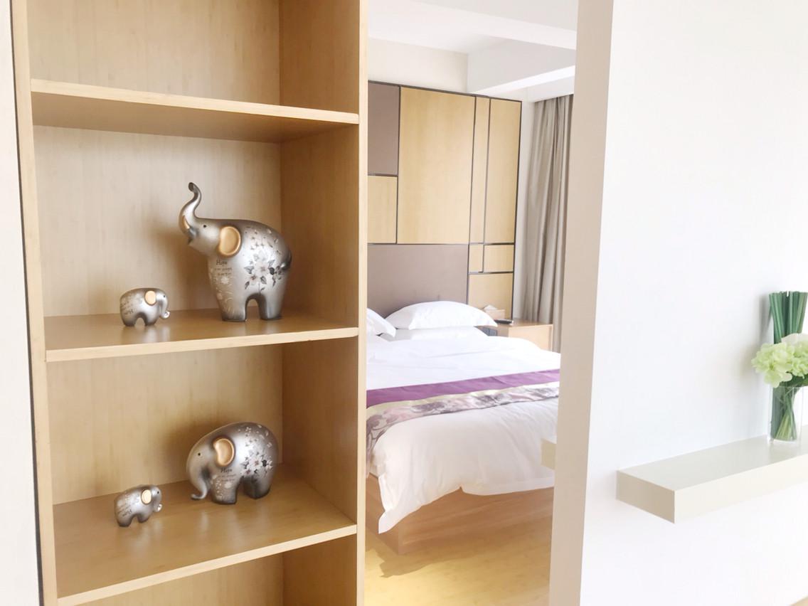 Century Zunyuan Hotel Over view