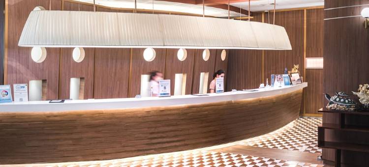 A-One芭提雅皇家邮轮酒店(A-One the Royal Cruise Hotel Pattaya)图片