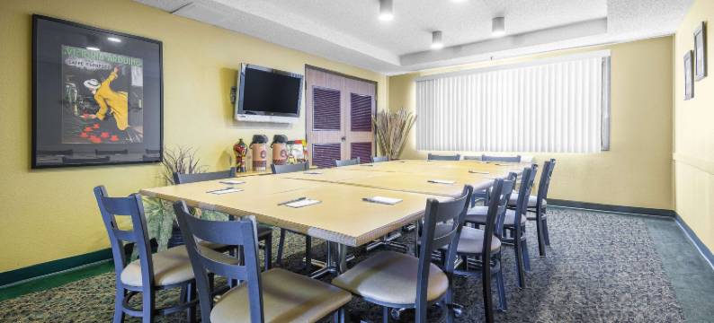 苏福尔斯美吟温德姆酒店(AmericInn by Wyndham Sioux Falls)图片