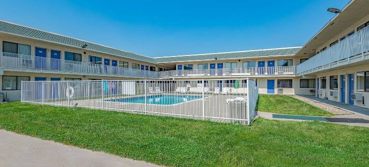 密苏里堪萨斯城 - 机场 6 号汽车旅馆(Motel 6 Kansas City, MO - Airport)图片