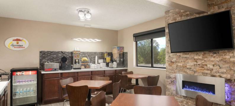 梅菲尔德速8酒店(Super 8 by Wyndham Mayfield)图片