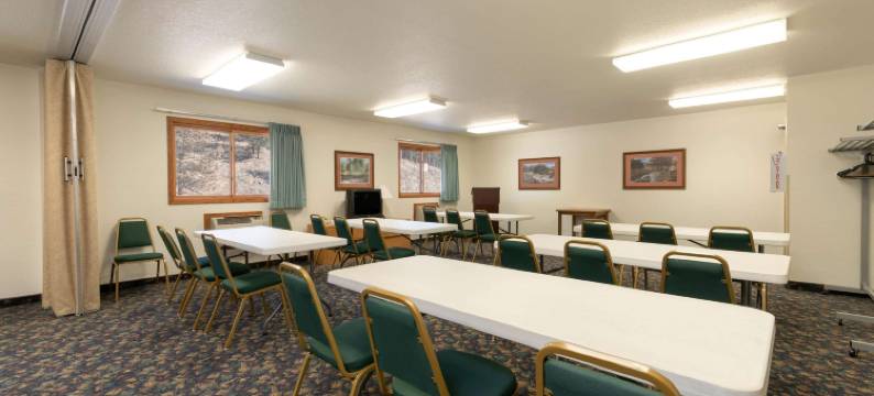 希尔城-拉什莫尔山地区速8酒店(Super 8 by Wyndham Hill City/Mt Rushmore/ Area)图片