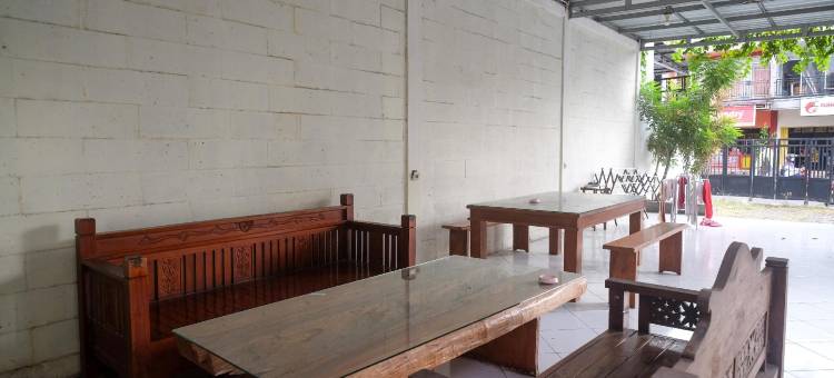 红门酒店清真-近帕库翁购物中心日惹(RedDoorz Syariah Near Pakuwon Mall Jogja)图片