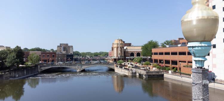 芝加哥-北奥罗拉内珀维尔霍姆汤公寓及会议中心(Red Roof Inn & Conference Center Chicago – N Aurora/ Naperville)图片