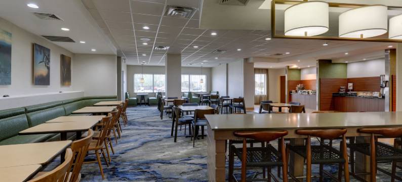 哈钦森万枫酒店及套房(Fairfield Inn & Suites Hutchinson)图片