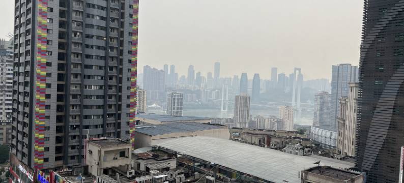 卓怡公寓(重庆解放碑好吃街店)图片