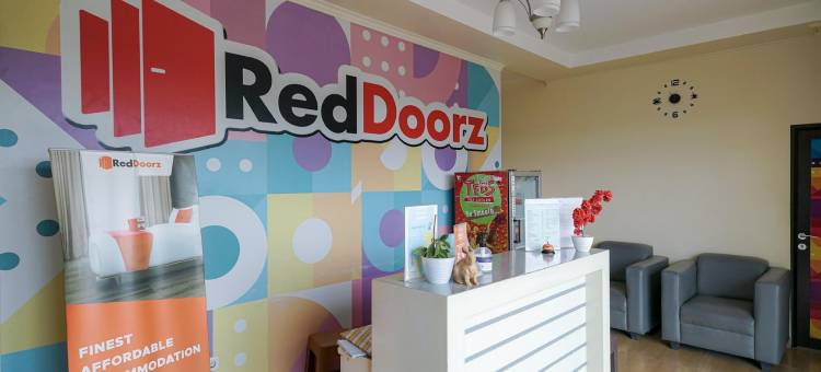 红多兹酒店-近冼都环路出口收费站(RedDoorz Near Exit Toll Sirkuit Sentul)图片