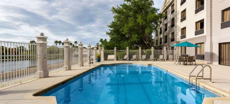 北那不勒斯博尼塔斯普林斯拉昆塔温德姆套房酒店(La Quinta Inn & Suites by Wyndham Bonita Springs Naples N.)图片