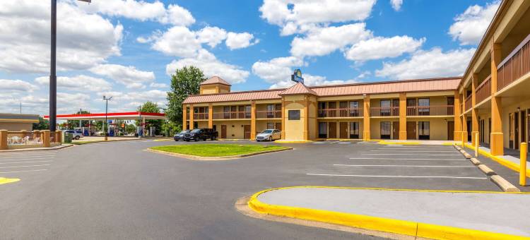 奥克格罗夫/坎贝尔堡戴斯酒店(Days Inn by Wyndham Oak Grove/Ft. Campbell)图片