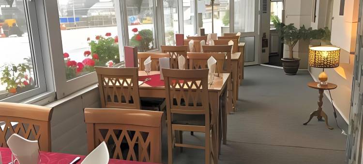 卡尔顿庭酒店东本(Carlton Court Hotel Eastbourne)图片