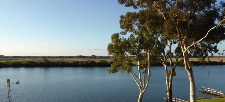 Absolute Murray River frontage four bedroom, two bathroom, airconditioned house.图片
