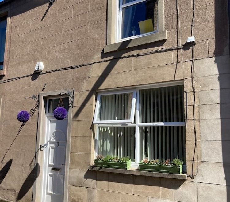 Scot’s themed  cottage ,super king bed, ideal location. Pet friendly. Hotel Overview