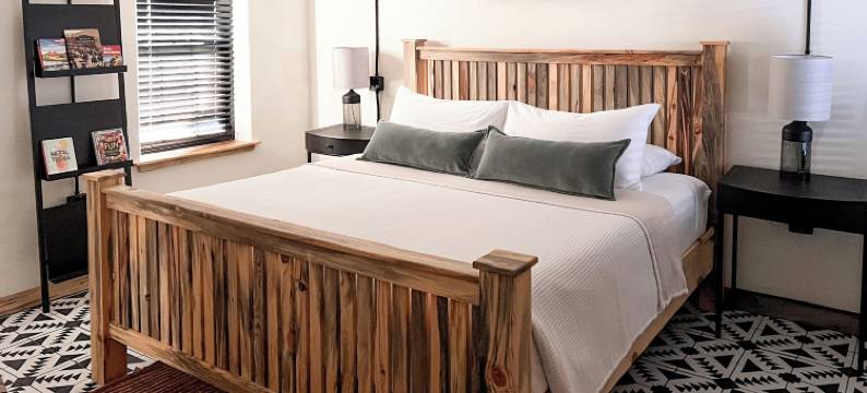 胡希尔温泉旅馆(Hoosier Hot Springs & Inn)图片