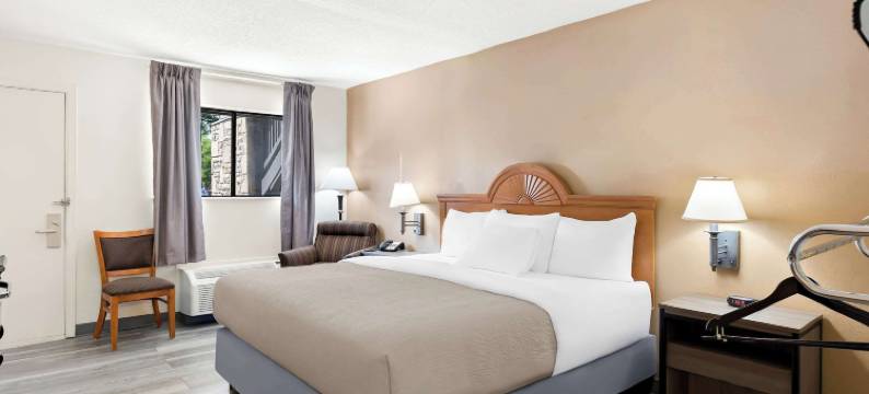 克利夫兰机场品质酒店(Quality Inn Cleveland Airport)图片