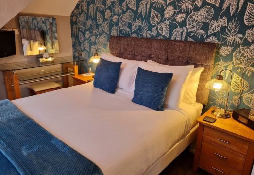 Brookside Guest House & Mini SpaHotel Overview