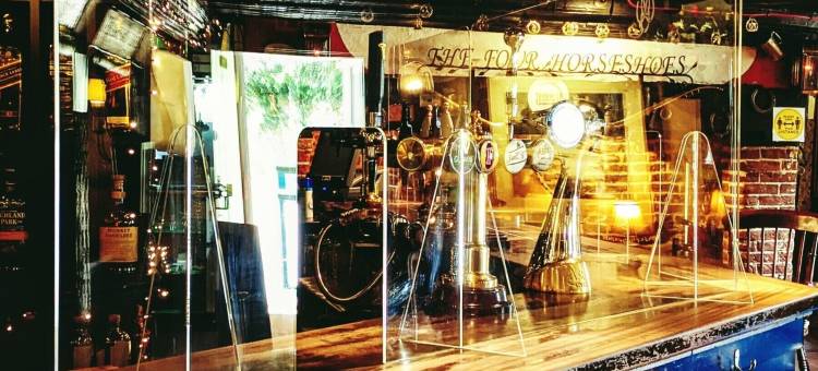 四个马蹄铁酒店(The Four Horseshoes)图片