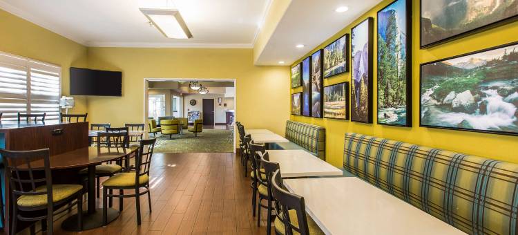 弗雷斯诺河滨公园舒适套房酒店(Comfort Suites Fresno River Park)图片