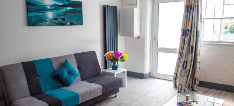 威斯特里亚小屋酒店(Westeria Cottage - 2 Bed-Sleeps 4-TJS9WC)图片