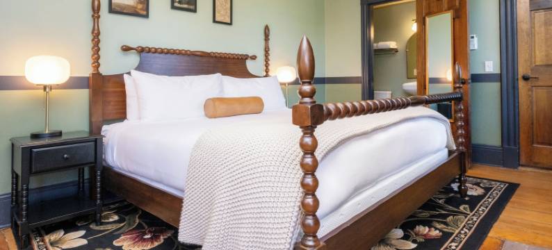 隐居处旅馆莱诺克斯(Hideaway Inn Lenox)图片