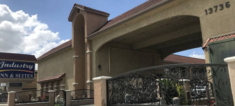 工业套房旅馆(Industry Inn & Suites)图片