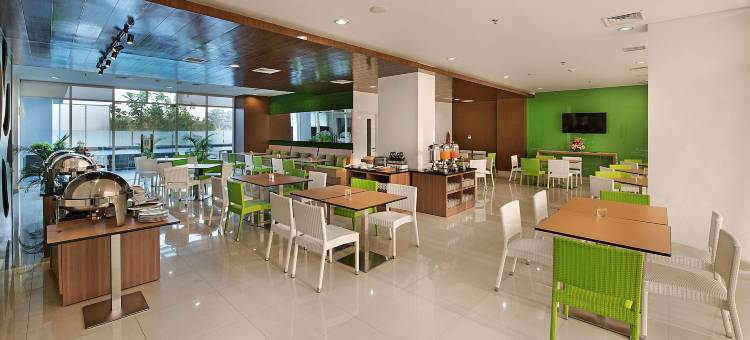 微姿普莱姆帕加加阳博格尔酒店(Whiz Prime Hotel Pajajaran Bogor)图片