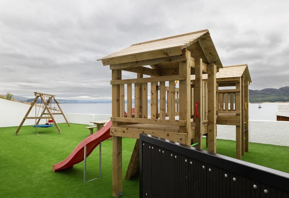 Pierside Apartments Deluxe Accommodation Hotel Overview