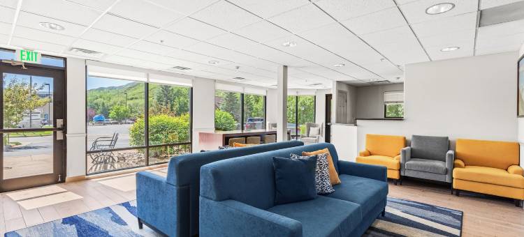 格伦伍德斯河畔舒适套房酒店(Comfort Inn & Suites Glenwood Springs on the River)图片