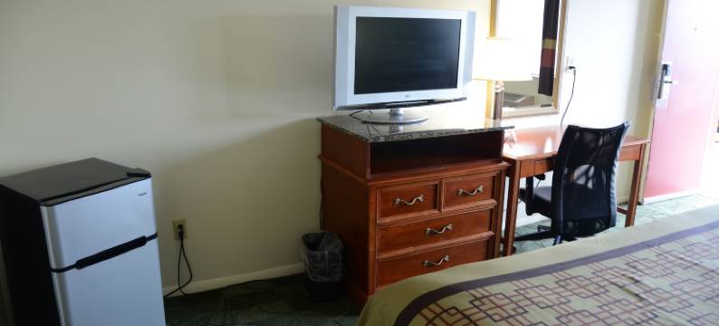 麦迪逊维尔大斯普林酒店(Big Spring Inn Madisonville)图片