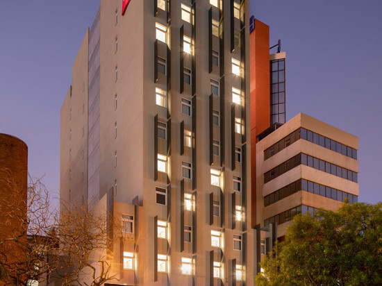 圣克鲁斯德拉谢拉宜必思