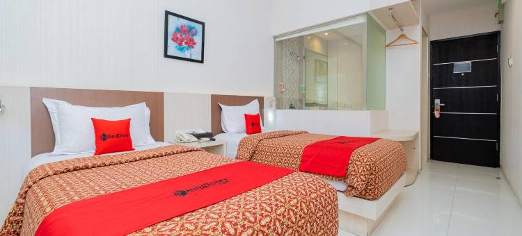 红多兹高级酒店-新埠头老兵街(RedDoorz Premium @ Jalan Veteran Bojonegoro)图片