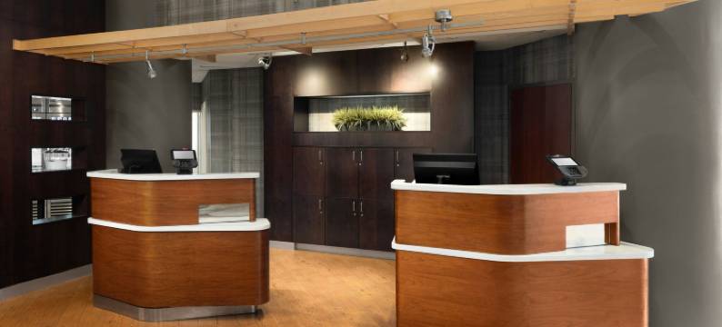 长岛麦克阿瑟机场万怡酒店(Courtyard Long Island MacArthur Airport)图片