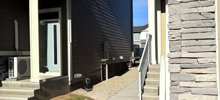 卡尔加里以东最温馨&现代地下室度假屋(Coziest & Modern Basement Retreat East of Calgary)图片