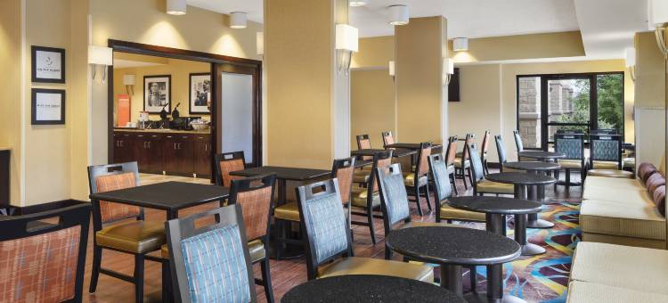 达拉斯欧文拉斯科琳娜欢朋酒店(Hampton Inn Dallas/Irving-Las Colinas)图片