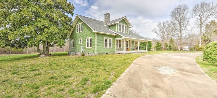 优雅+宽敞的度假胜地~距离诺曼湖18英里！(Elegant + Spacious Retreat ~ 18 Mi to Lake Norman!)图片