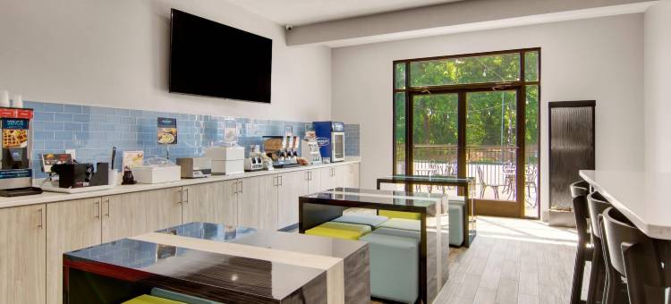 湖畔克拉克斯维尔-南山西克拉丽奥酒店(Clarion Pointe on the Lake Clarksville-South Hill West)图片