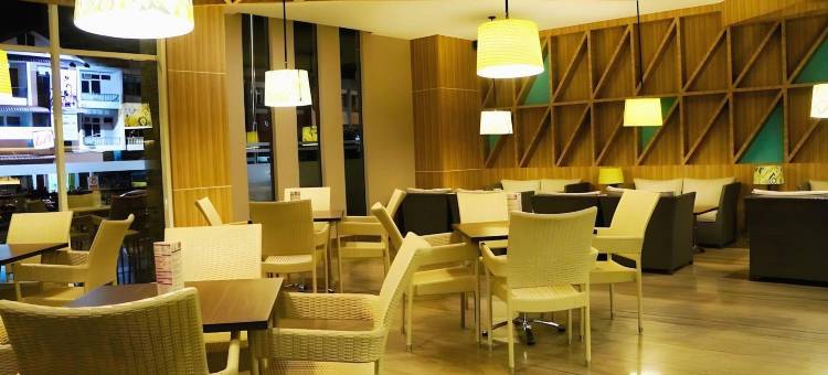 沃查兹酒店(Orchardz Hotel Gajahmada Pontianak)图片