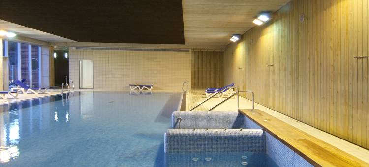Chalet with air conditioning on beautiful park图片