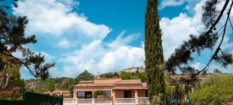 Villa in Callian with Heated Pool and Golf Nearby图片