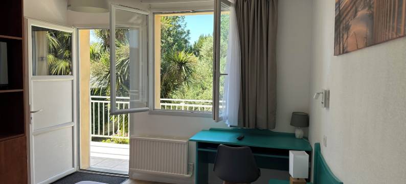 佩龙杜门酒店(Logis Hôtel la Demeure du Perron)图片