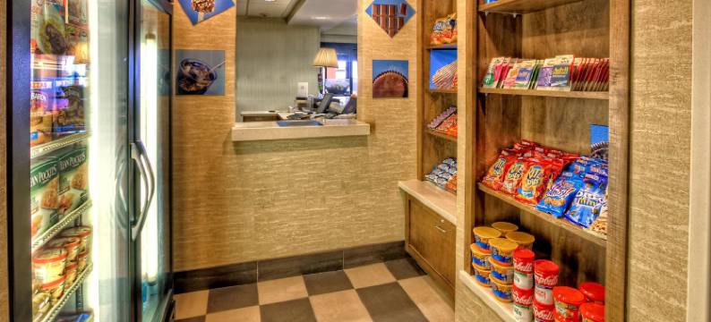 德州米德兰呗盟酒店(Baymont by Wyndham Midland TX)图片