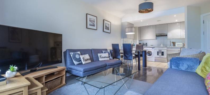 河畔公寓(Riverside Apartment)图片