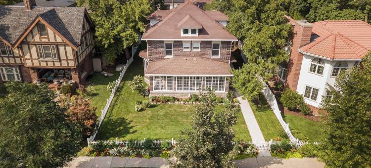 日内瓦湖4卧室庄园，海滩对面！(4 Bdr Lake Geneva Estate Across from Beach!)图片