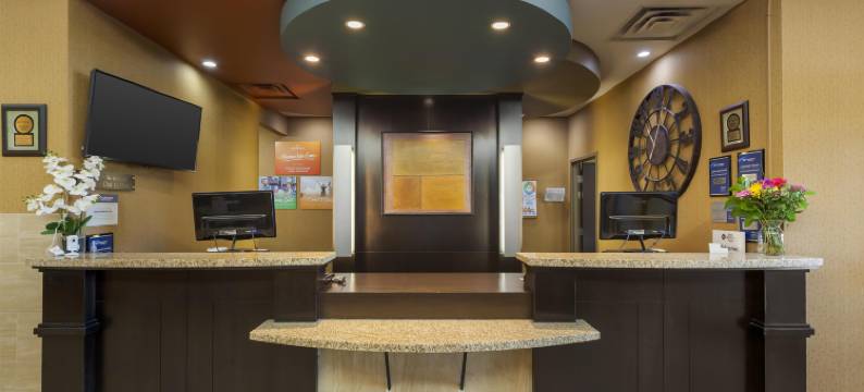 舍伍德帕克公园贝斯特韦斯特优质套房酒店(Best Western Plus Sherwood Park Inn  Suites)图片