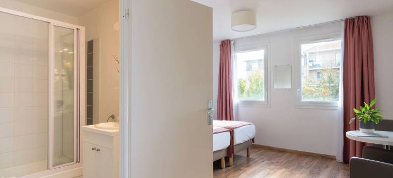 塞祖尔阿菲尔卡昂克洛斯宝姆阿酒店(Séjours & Affaires Caen le Clos Beaumois)图片