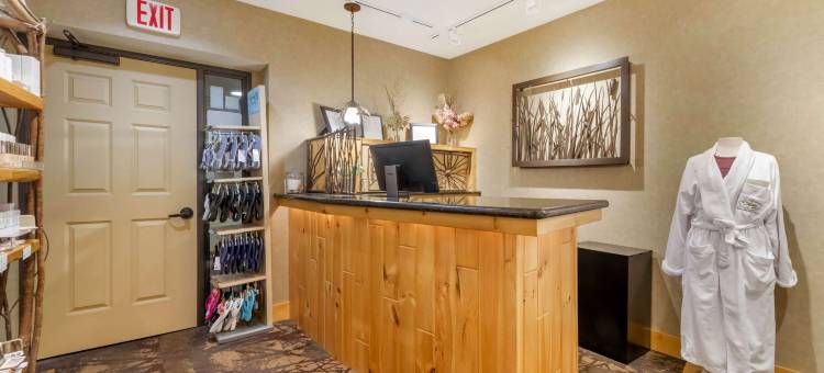 底特律湖贝斯特韦斯特精品酒店(Best Western Premier the Lodge on Lake Detroit)图片