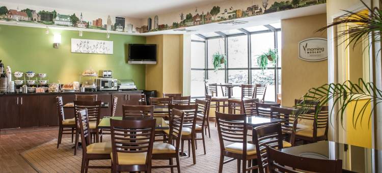 哈尼斯购物中心舒眠酒店(Sleep Inn Hanes Mall)图片