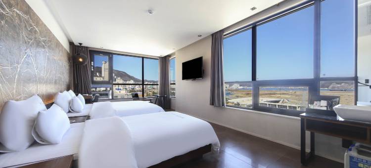 昌原马山杏仁酒店(Masan Almond Hotel)图片