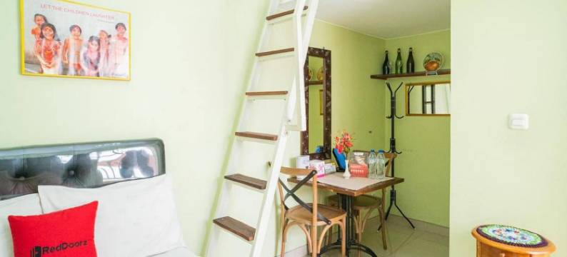 红多兹酒店-近诗都阿佐太阳城购物中心(RedDoorz Syariah Near Suncity Mall Sidoarjo)图片