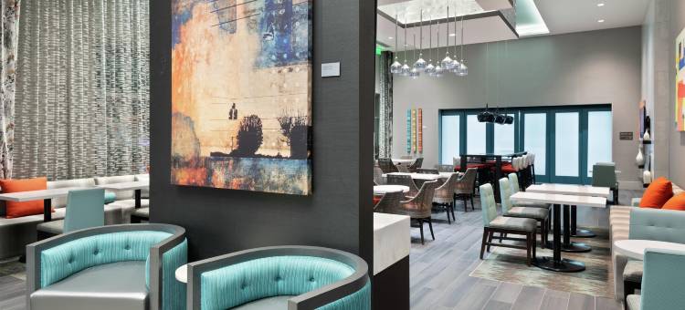亚特兰大巴克海特广场希尔顿欢朋套房酒店(Hampton Inn & Suites Atlanta Buckhead Place)图片
